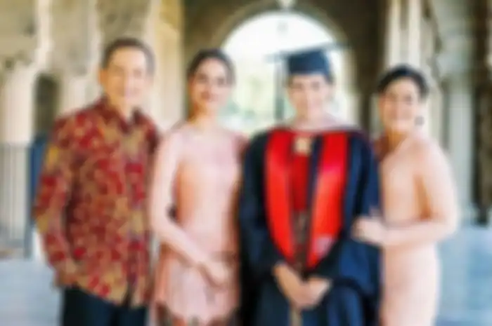 Maudy Ayunda lulus dari universitas bergengsi di luar negeri
