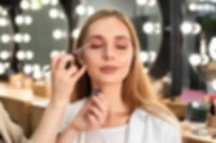 Kesalahan makeup remaja yang bikin wajah terlihat lebih tua