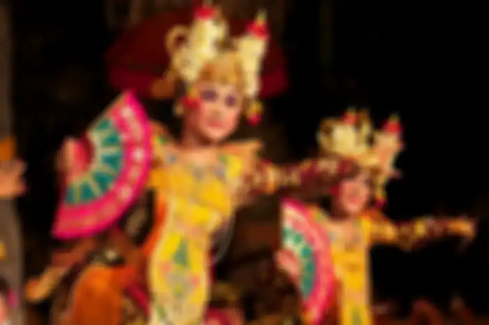 Tari Legong berasal dari Bali