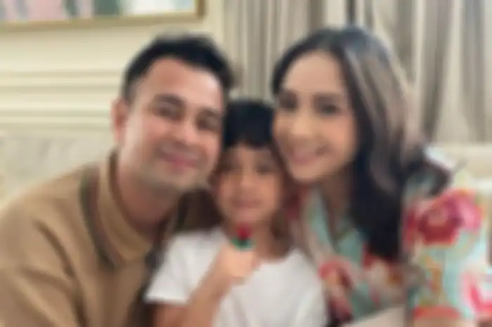 Raffi Ahmad, Rafathar, dan Nagita Slavina.