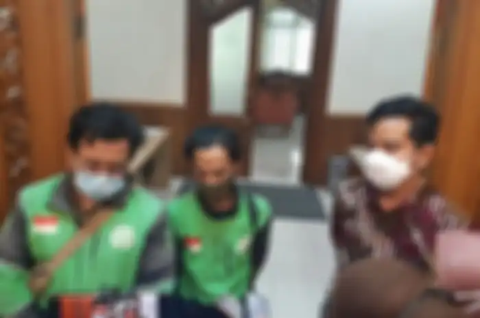 Curhat driver ojol Solo yang ditangkap antar miras bikin Gibran terenyuh