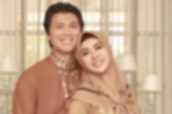 Syahrini dan Reino Barack 