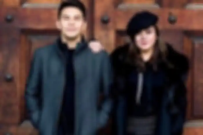 Jonathan Frizzy dan Dhena Devanka 
