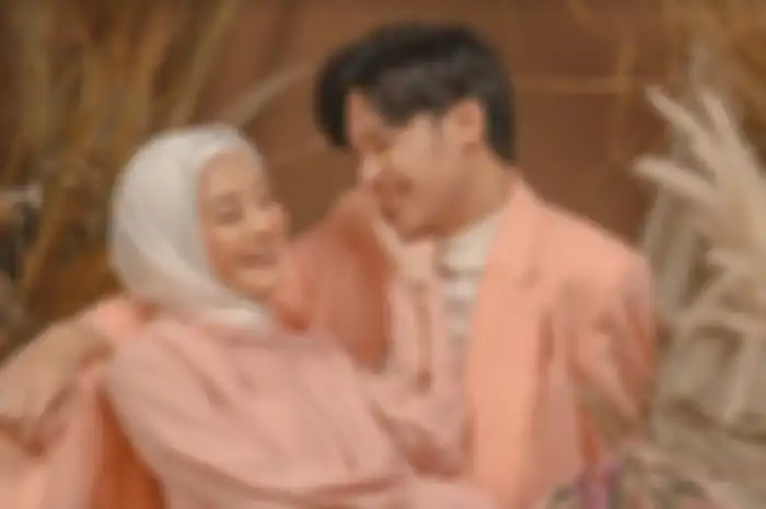 Dinda Hauw dan Rey Mbayang