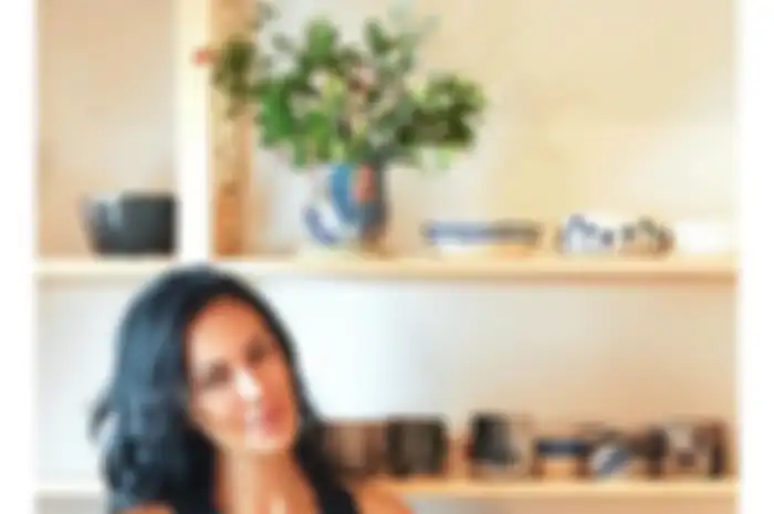 Foto masa muda ayah Sophia Latjuba bikin netizen syok. Maklum, mereka tak menyangka sang ayah mirip mantan kekasih Sophia Latjuba, Ariel NOAH.