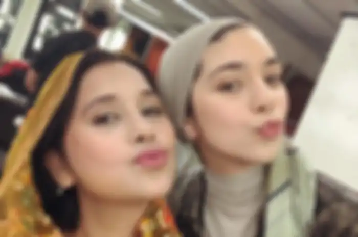  Wajah Isabel Tramp plek ketiplek dengan Ayu Azhari.