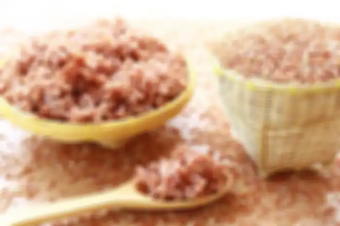 Nasi dan beras merah