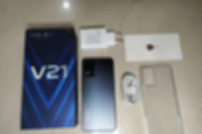 Update harga HP Second Vivo V21 256GB pada bulan Agustus 2022 telah turun signifikan di marketplace dan toko-toko online.