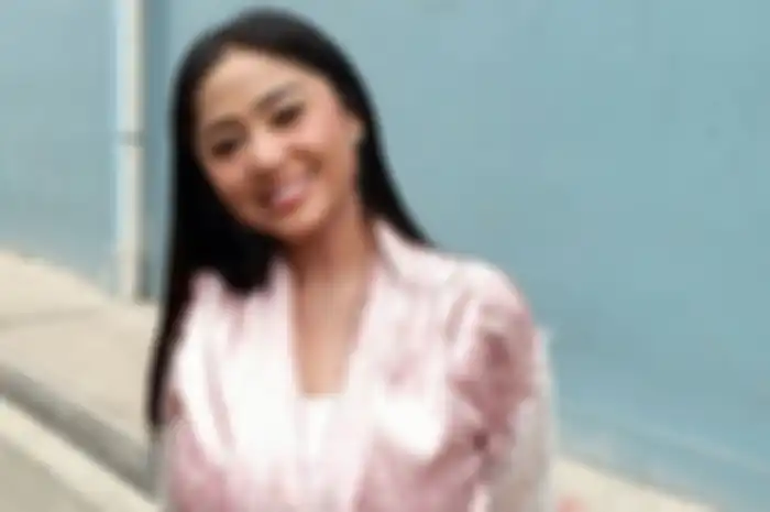 Pedangdut Dewi Perssik saat ditemui usai tampil di salah satu acara stasiun televisi swasta di kawasan Mampang, Jakarta Selatan, Selasa (2/4/2019).