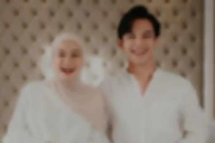 Dinda Hauw dan Rey Mbayang