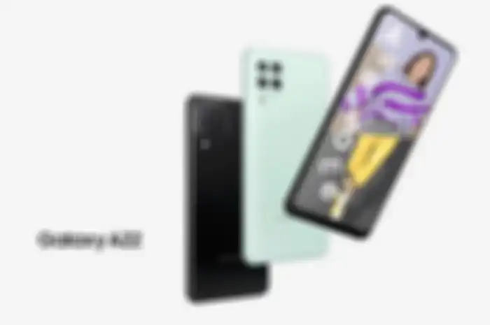Samsung Galaxy A22 yang memiliki quad kamera di bagian belakang.