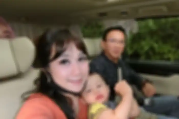 Basuki Tjahaja Purnama atau Ahok saat bersama keluarga. Doa istri Ahok, Puput Nastiti Devi saat Komisaris Utama PT Pertamina (Persero) itu berulang tahun jadi sorotan.