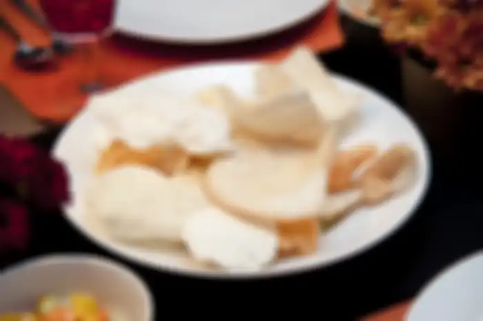 Inilah Risiko Makan Kerupuk Berlebihan