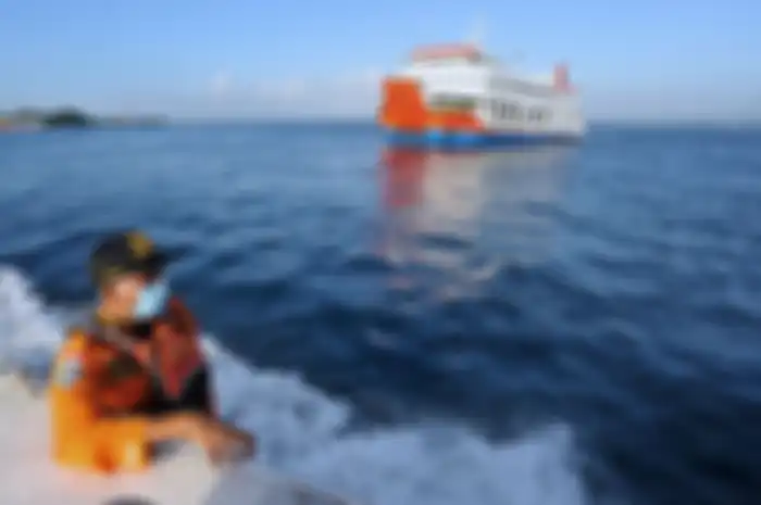 KMP Yunicee tenggelam di Selat Bali