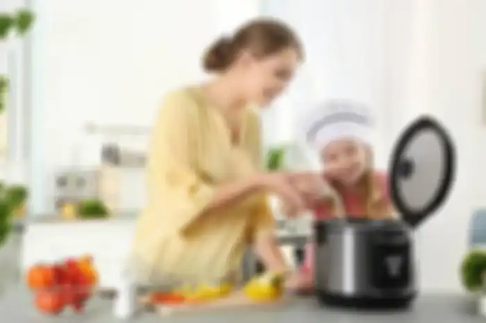 Ilustrasi menggunakan rice cooker. 