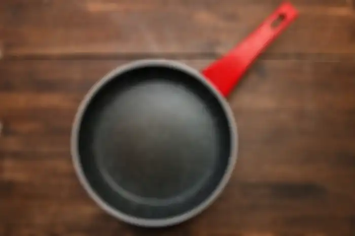 Hindari Memakai Sodet Berbahan Logam Saat Masak, Hati-hati Ini Dia 4 Kebiasaan Buruk yang Sebabkan Wajan Tergores