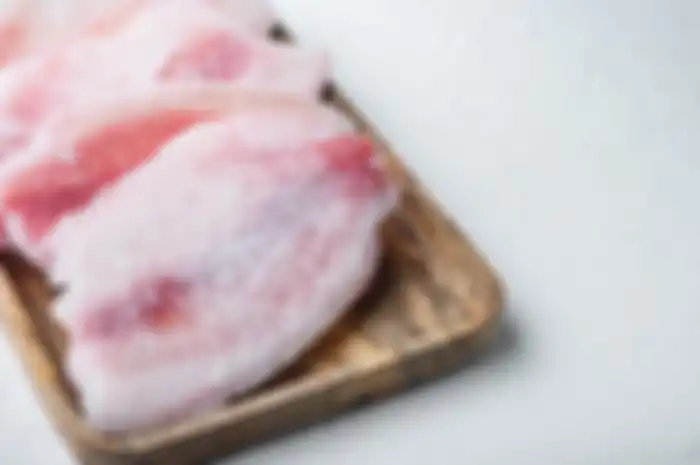 Daging beku tidak boleh dicairkan dengan cara direndam air