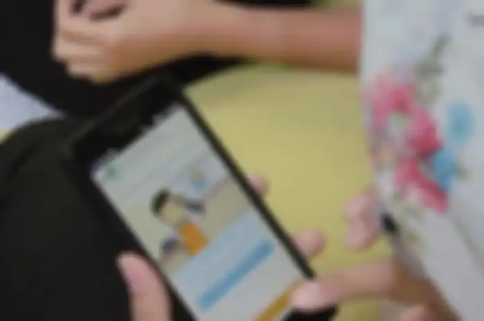 Ilustrasi rekomendasi situs belajar bahasa asing gratis di HP.