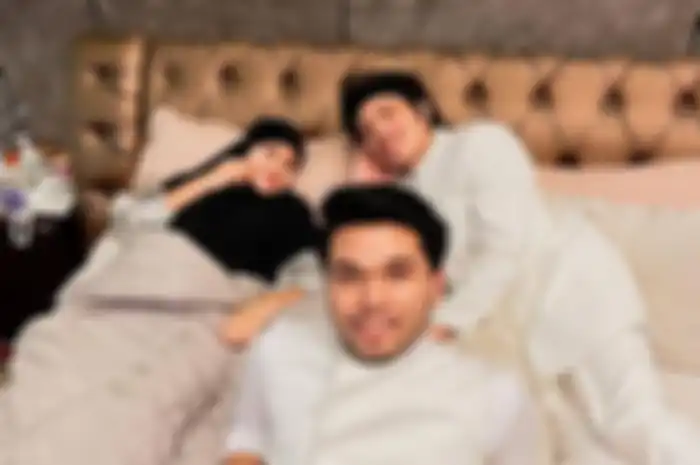 Thariq Halilintar bersama Aurel Hermansyah dan Atta Halilintar.