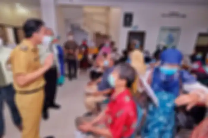 Wali Kota Solo Gibran Rakabuming Raka mengungkapkan bahwa dirinya positif Covid-19 meskipun sudah medapatkan 2 kali vaksin corona.