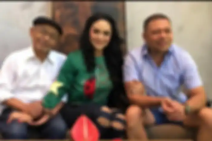 Raul Lemos bersama KD dan sang ayah mertua