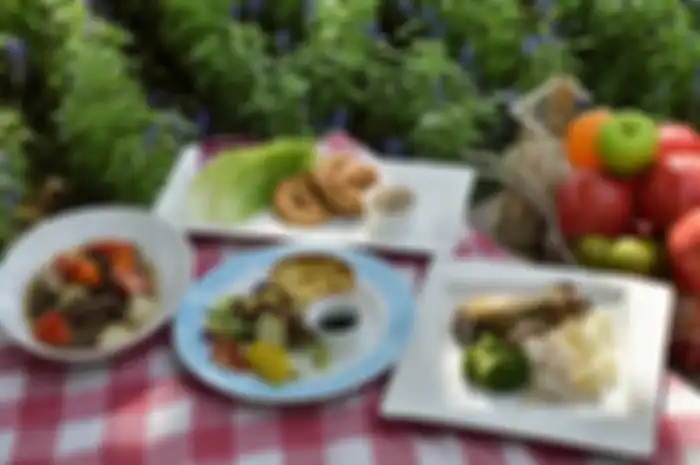 Penuhi kebutuhan makanan sehat dan bergizi untuk tubuh.