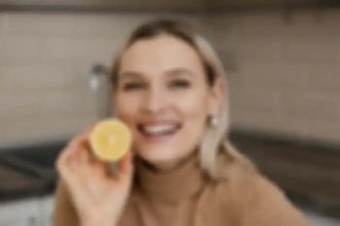 Manfaat minum air lemon untuk kulit