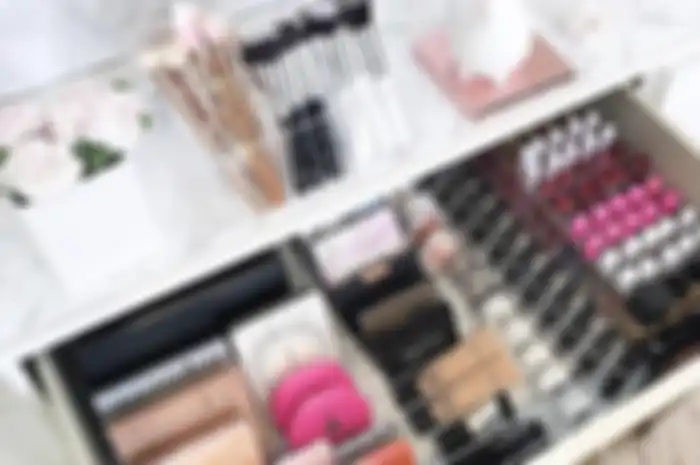 Mulai dari Loyang hingga Pot Taman, Enggak Sangka 9 Benda ini dapat Difungsikan Sebagai Wadah Makeup 