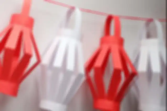 Kreasi hiasan gantung nuansa merah putih