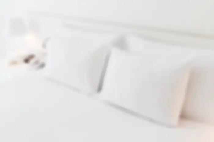 Alasan bantal hotel lebih nyaman