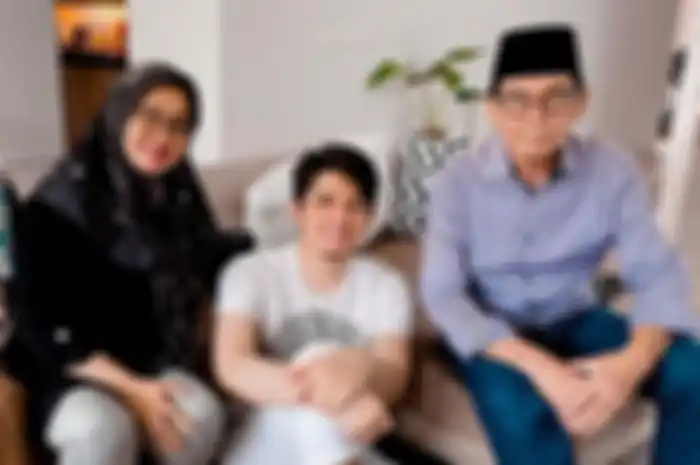 Irwansyah dan kedua orangtuanya