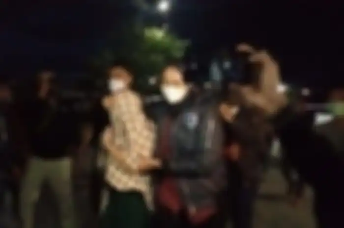 Artis TA saat diamankan polisi dan dibawa ke Mapolda Jabar. 