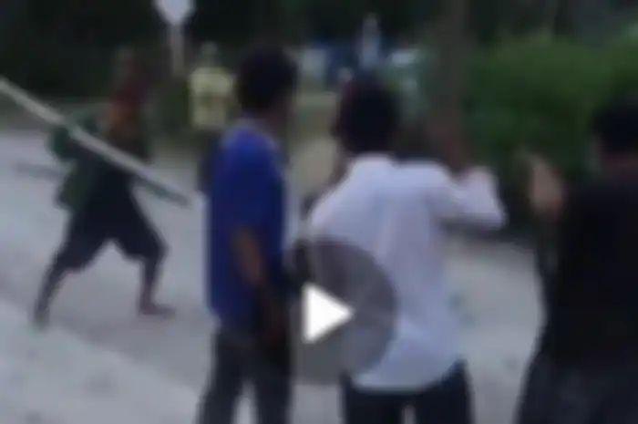 Pasien Covid-19 dianiaya warga saat menjalani isolasi mandiri di rumah.