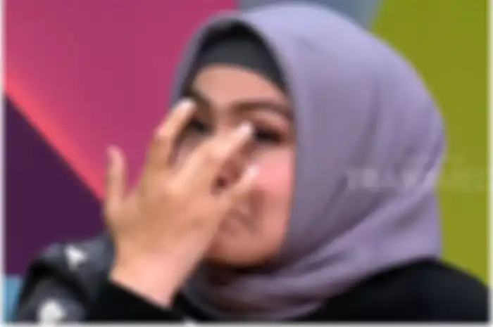 Astrid Kuya Menangis