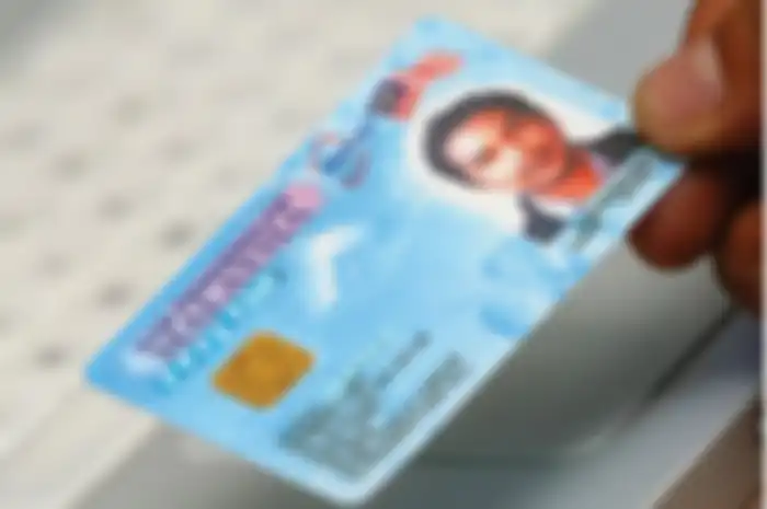 Contoh MyKad, KTP elektronik canggih yang berlaku di Malaysia.