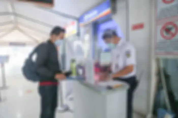 Simak syarat perjalanan untuk KA jarak jauh dan KA lokal selama PPKM level 4.
