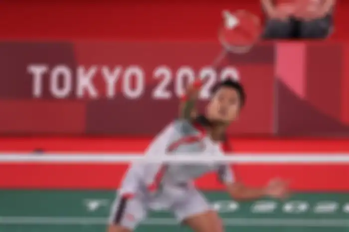 Pebulu tangkis tunggal putra Indonesia, Anthony Sinisuka Ginting, pada laga terakhir penyisihan grup Olimpiade Tokyo 2020 di Musashino Forest Sport Plaza, Rabu (28/7/2021).