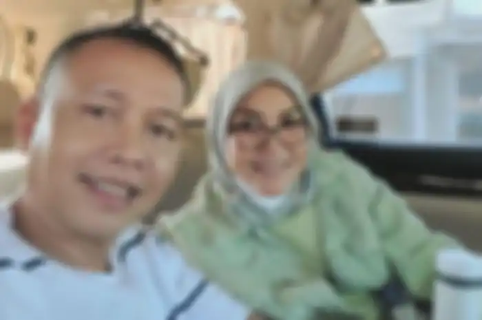 Ayah Rozak dan Umi Kalsum 