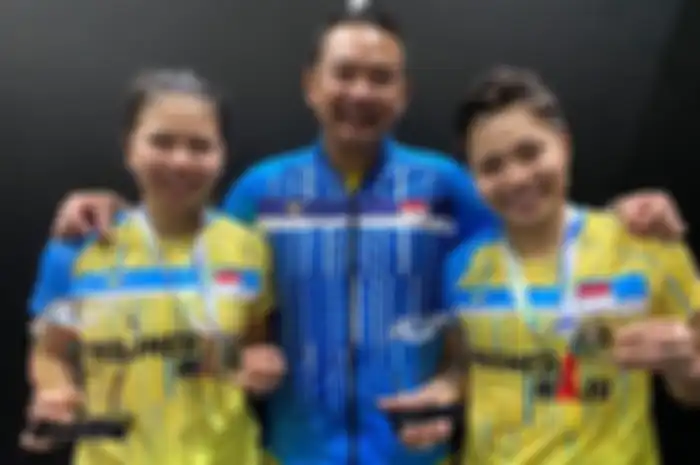 Eng Hian bersama Greysia Polii dan Apriyani Rahayu. Eng Hian menjadi otak sukses dalam rekor baru bulutangkis Indonesia di Olimpiade.