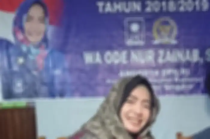 Wa Ode Nur Zainab, pengacara Nia Ramadhani yang berani menyebut fisik istri Ardi Bakrie berubah drastis selama menjalani rehabilitasi. 