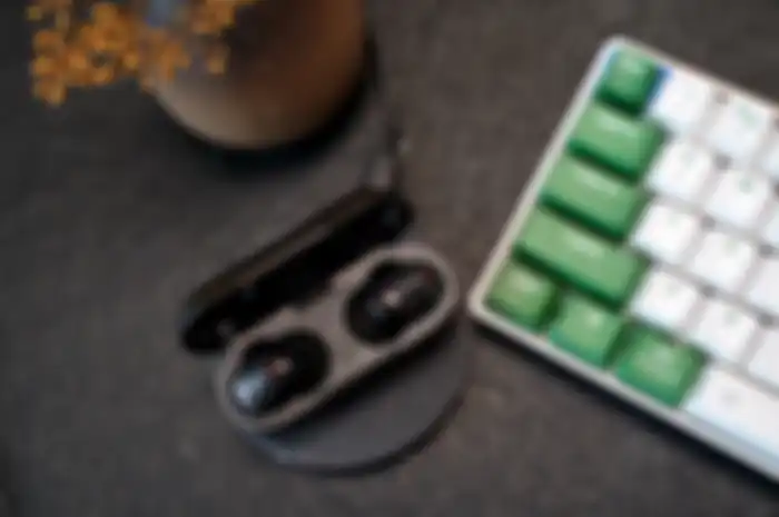 Tips agar organ pendengaran tak terganggu meski sering menggunakan headset hingga earphone.