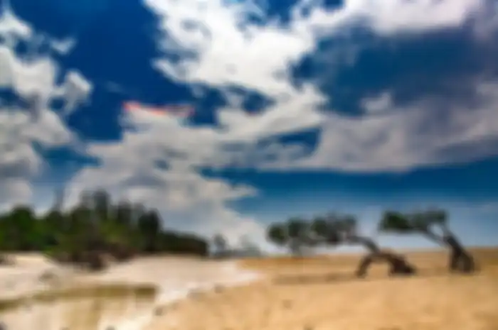 Keindahan Pantai Lamuru