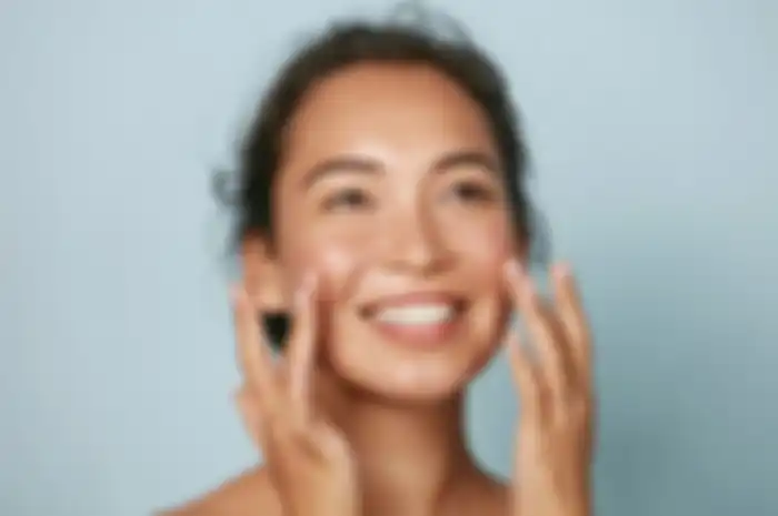 Ilustrasi kulit berminyak pakai sunscreen