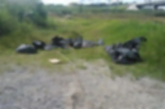 Warga syok tahu hal mengerikan usai temukan plastik hitam misterius
