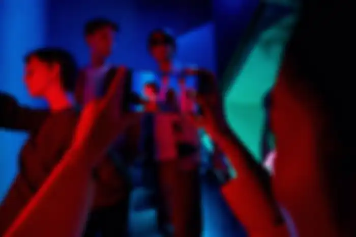 Ilustrasi pembuatan video promosi bisnis dengan OPPO Reno6