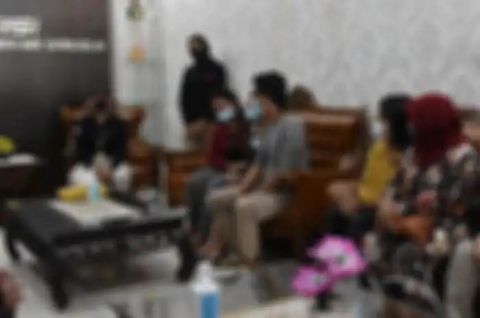 Para gadis korban TPPO saat tiba di Mapolres Indramayu, Minggu (15/8/2021). 