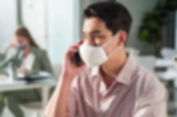 PuriCare Wearable Air Purifier generasi kedua, masker berteknologi dari LG. 