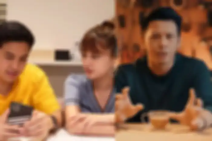 Begini reaksi wanita Jepang saat diperlihatkan foto Ariel NOAH dan Raffi Ahmad, dikira presiden ? 