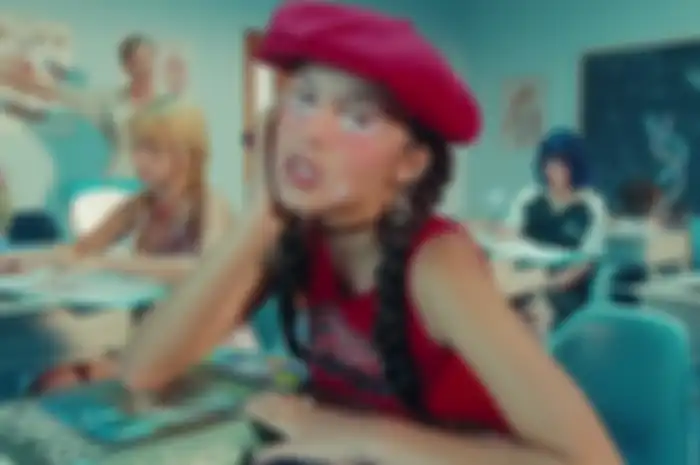 Olivia Rodrigo di video klip Brutal