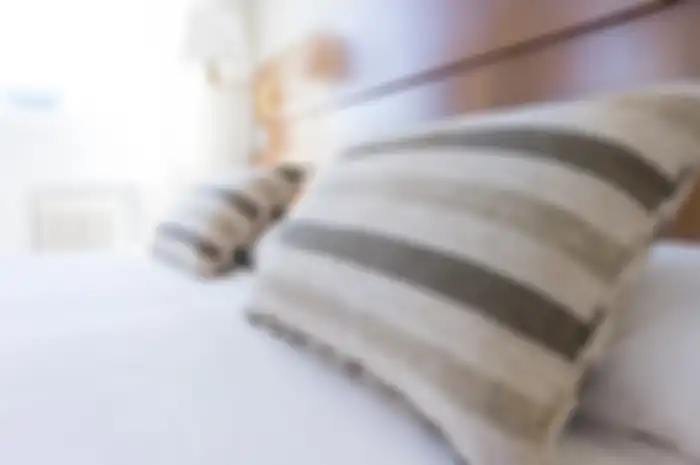 Cara membersihkan noda kuning pada bantal